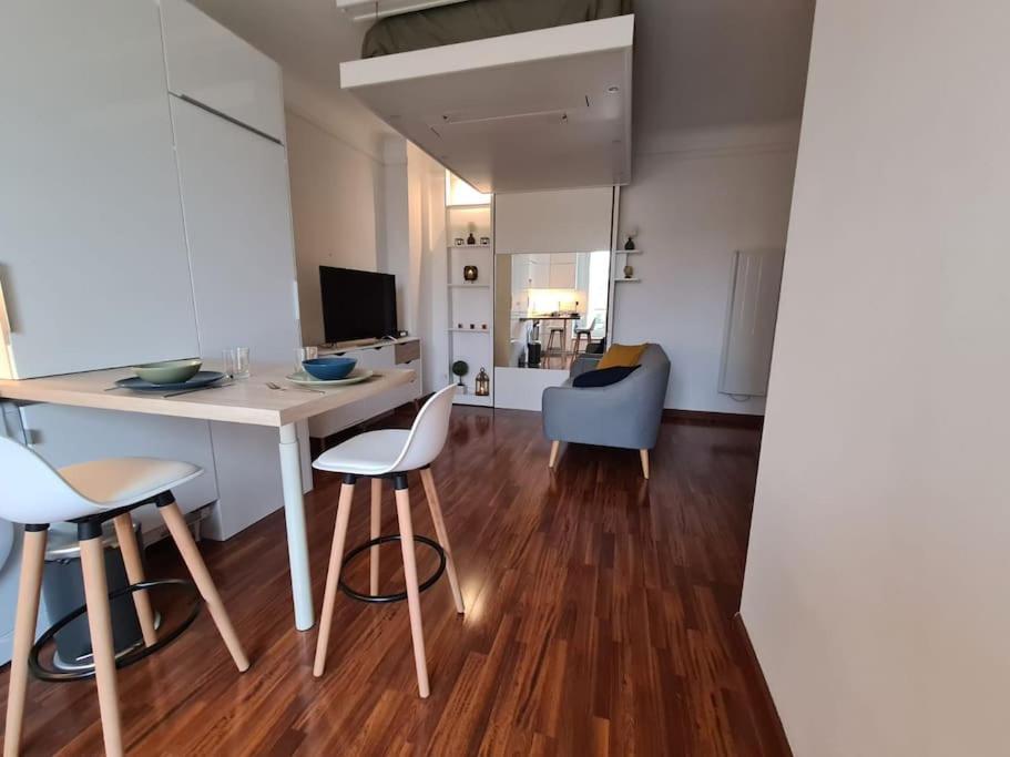 Studio A 2 Pas De La Gare سارتروفيل المظهر الخارجي الصورة
